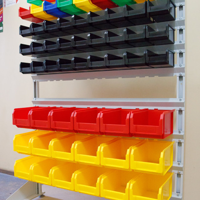 Ящик 701 ПРЕМІУМ 230х145х125 мм червоний для зберігання метизів