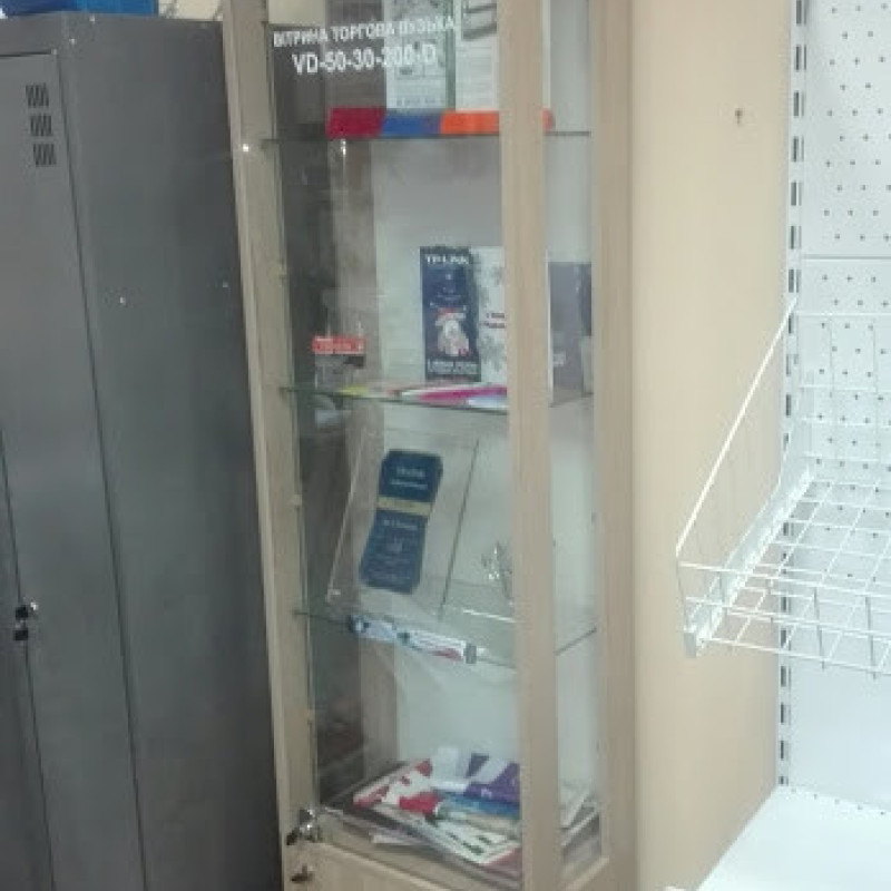 Вітрина з профілю вузька