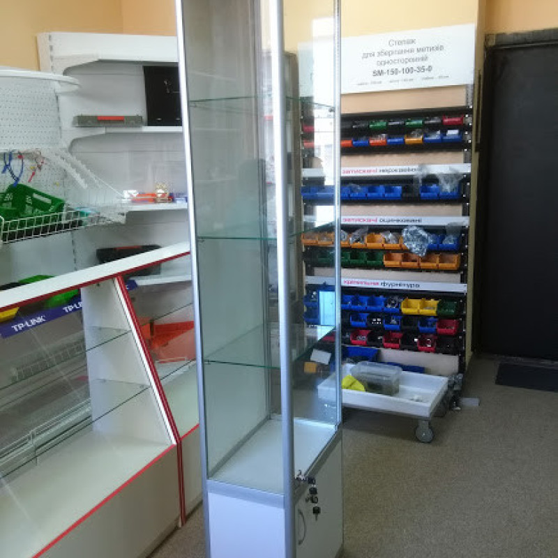 Вітрина з профілю вузька