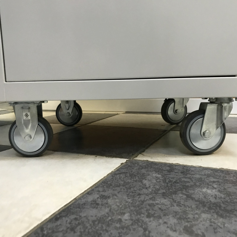 Мобільна шафа для зберігання ноутбуків