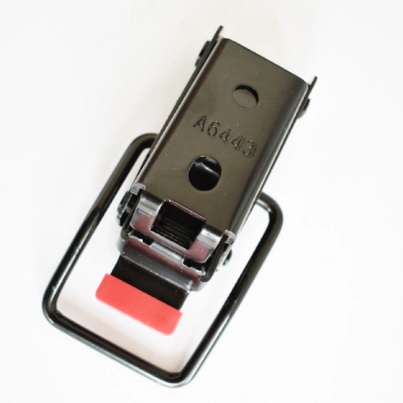 Затискач DKDK089 з нікельованої сталі 79х29 мм.