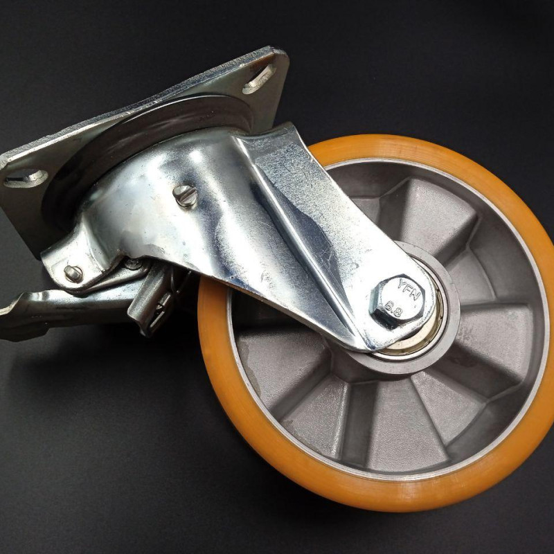 Колесо 160 мм, навантаження 600 кг, алюміній/поліуретан з поворотним посиленим кронштейном  і гальмом