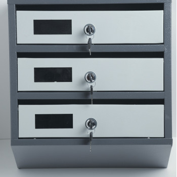 Поштова скринька багатосекційна на 3 квартири з задньою стінкою